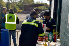 Employees-enjoying-lunch